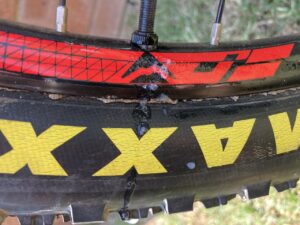 sealant-leaking-out-the-valve-bikemarket